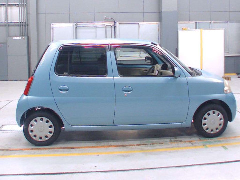 2009 Daihatsu Esse L235S[2]