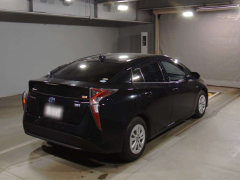 2017 Toyota Prius ZVW50[1]