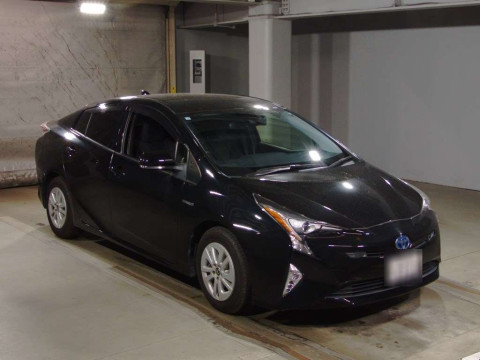 2017 Toyota Prius ZVW50[2]