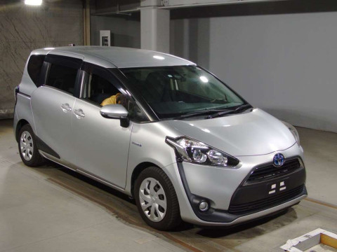 2017 Toyota Sienta NHP170G[2]