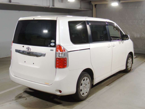 2008 Toyota Noah ZRR70G[1]