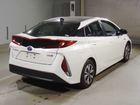 2019 Toyota Prius PHV ZVW52[1]