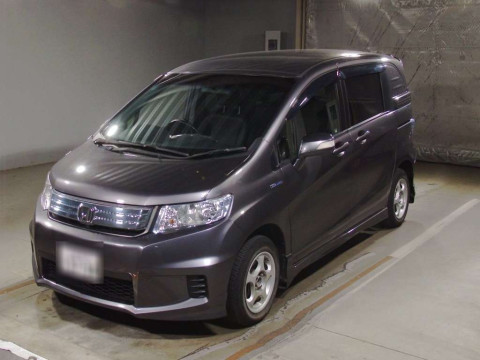 2013 Honda Freed spike hybrid GP3[0]