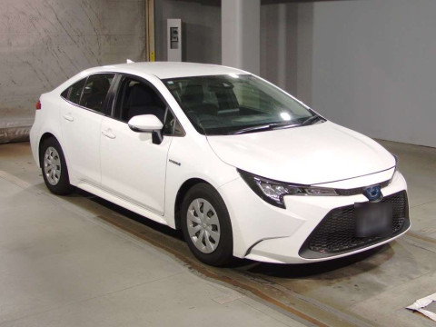 2019 Toyota Corolla Sedan ZWE211[2]