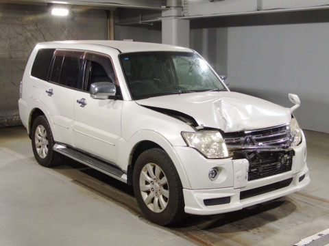 2011 Mitsubishi Pajero V98W[2]