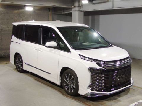 2022 Toyota Voxy MZRA90W[2]