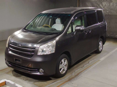 2010 Toyota Noah ZRR70G[0]