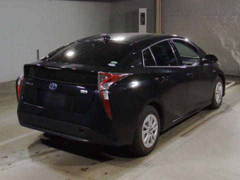 2017 Toyota Prius ZVW50[1]