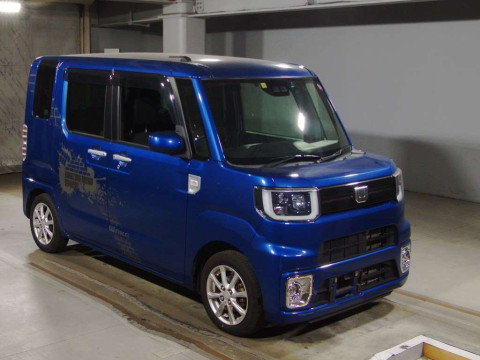 2019 Daihatsu Wake LA700S[2]