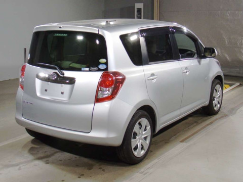 2009 Toyota Ractis SCP100[1]