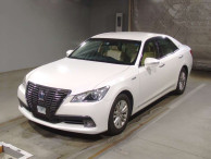 2013 Toyota Crown Hybrid