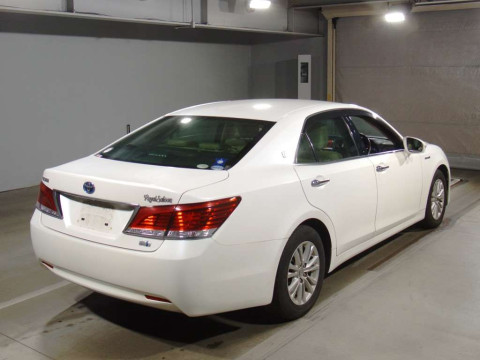 2013 Toyota Crown Hybrid AWS210[1]