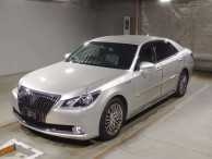 2016 Toyota Crown Majesta