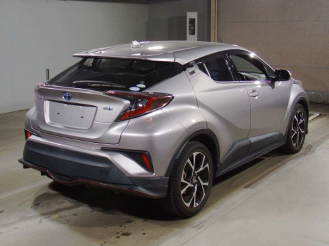 2017 Toyota C-HR ZYX10[1]