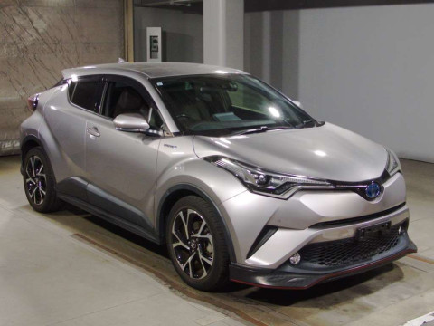 2017 Toyota C-HR ZYX10[2]