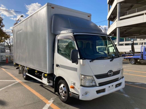 2012 Hino DUTRO XZU720M[2]