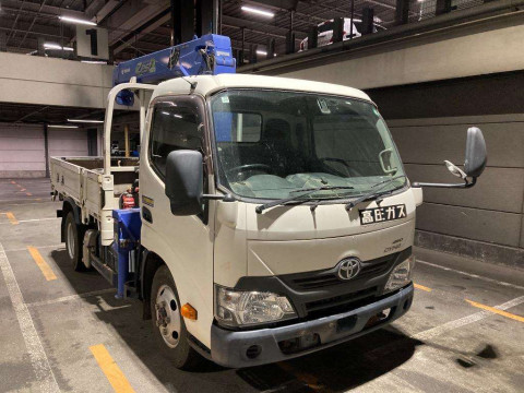 2016 Toyota Dyna Truck XZU685[2]