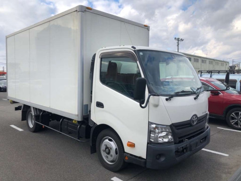 2018 Toyota Toyoace Truck XZU710[2]