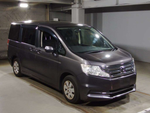 2014 Honda Step WGN RK1[2]