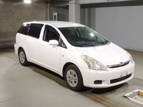 2003 Toyota Wish ZNE10G[2]