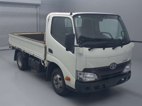 2019 Toyota Dyna Truck XZU605[2]