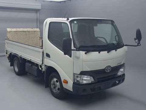 2019 Toyota Dyna Truck XZU605[2]