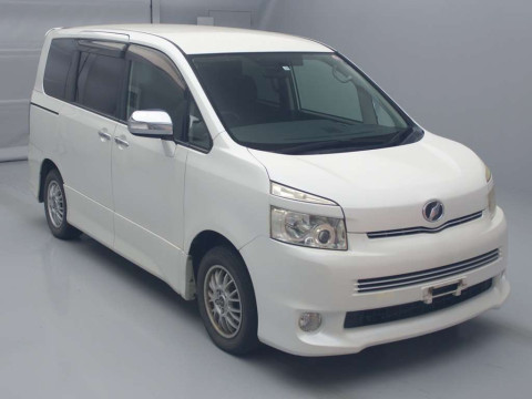 2009 Toyota Voxy ZRR70W[2]