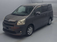 2007 Toyota Noah