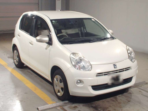 2010 Toyota Passo KGC30[2]