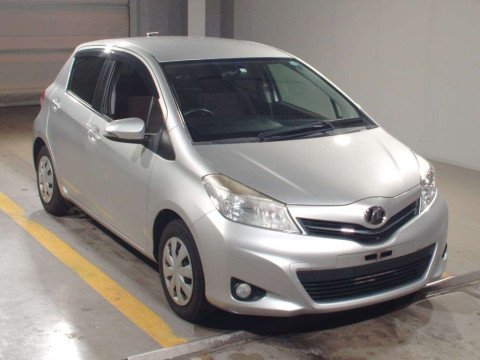 2012 Toyota Vitz NSP130[2]