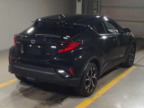 2020 Toyota C-HR ZYX11[1]