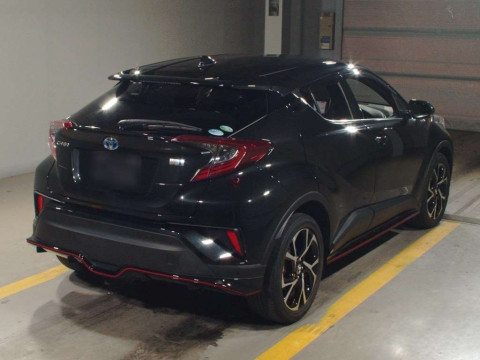 2018 Toyota C-HR ZYX10[1]