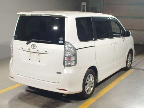 2010 Toyota Voxy ZRR70W[1]