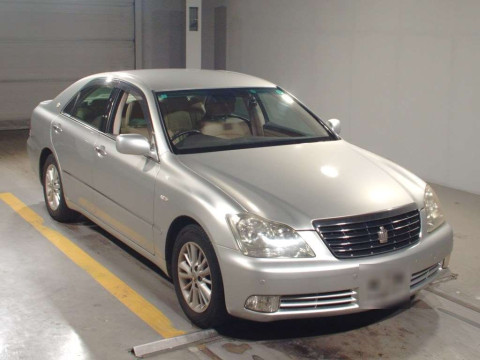 2004 Toyota Crown GRS182[2]