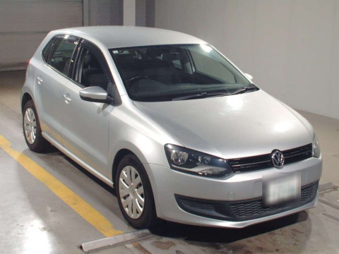 2012 Volkswagen Polo 6RCBZ[2]