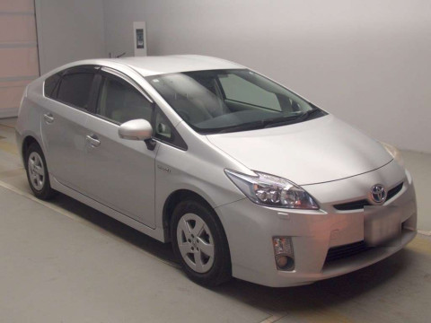 2011 Toyota Prius ZVW30[2]