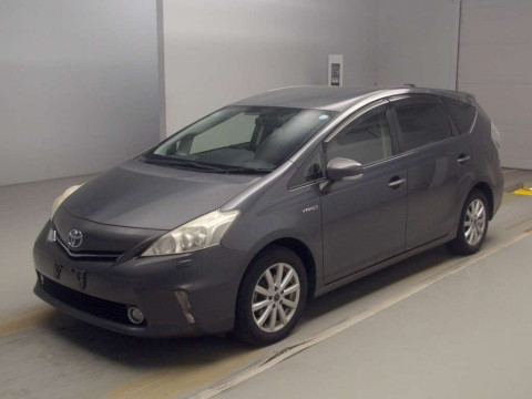 2013 Toyota Prius alpha ZVW41W[0]