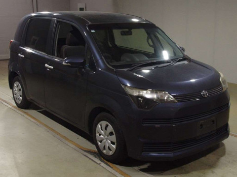 2012 Toyota Spade NSP140[2]