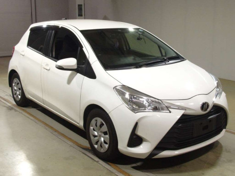 2017 Toyota Vitz NSP130[2]