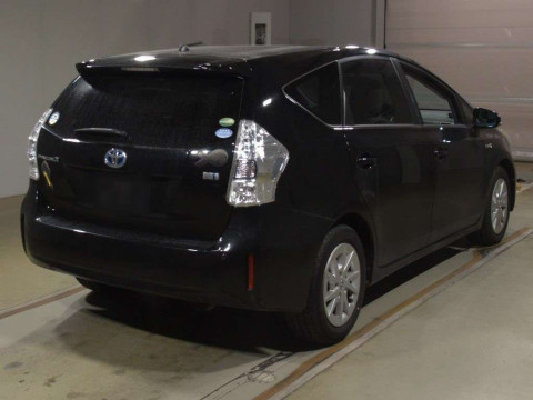 2012 Toyota Prius alpha ZVW40W[1]