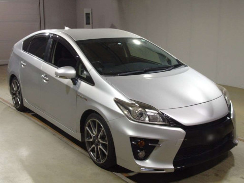 2014 Toyota Prius ZVW30[2]