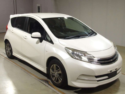 2013 Nissan Note E12[2]