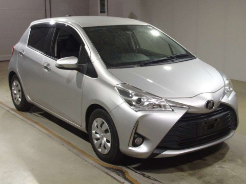 2017 Toyota Vitz NSP130[2]