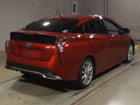 2016 Toyota Prius ZVW51[1]