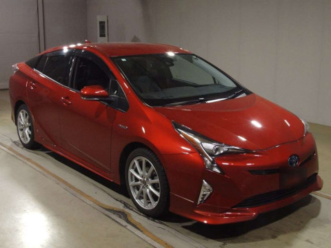 2016 Toyota Prius ZVW51[2]