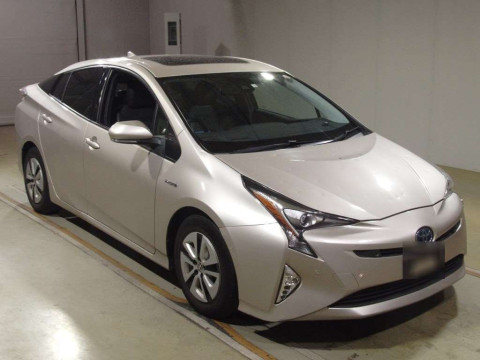 2016 Toyota Prius ZVW51[2]