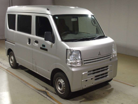 2015 Mitsubishi Minicab Van DS17V[2]