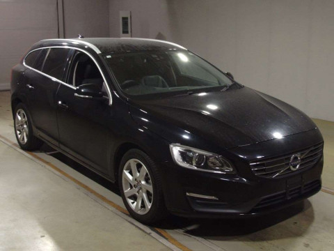 2014 Volvo V60 FB4164T[2]