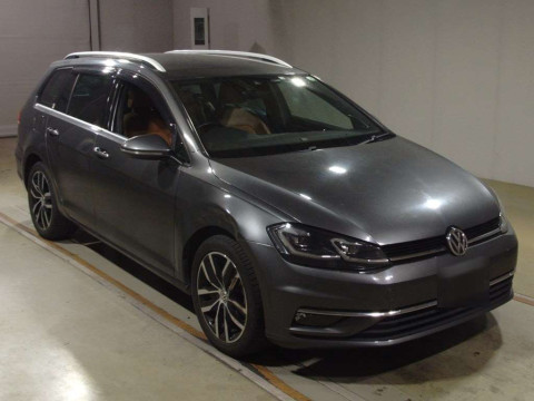 2018 Volkswagen Golf Variant AUCHP[2]