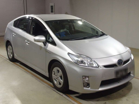 2010 Toyota Prius ZVW30[2]